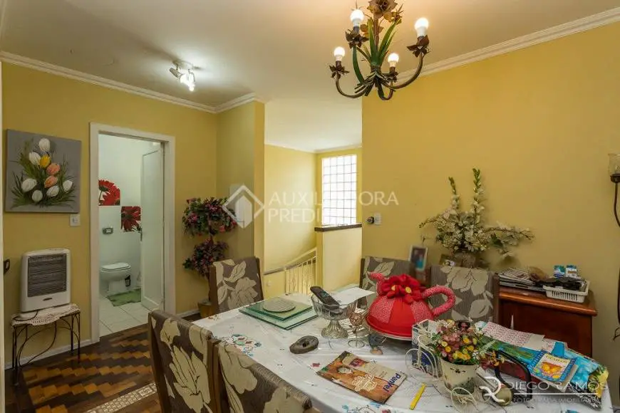 Foto 1 de Casa com 2 Quartos à venda, 392m² em Petrópolis, Porto Alegre