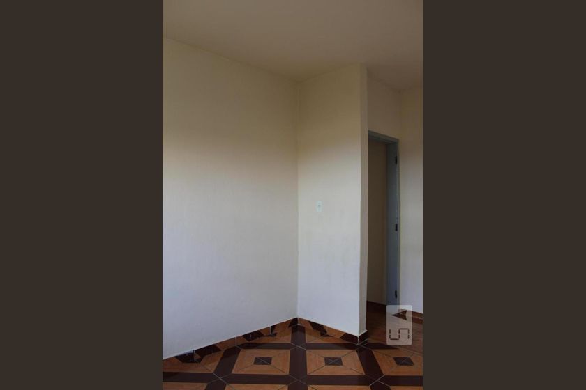 Foto 2 de Casa com 2 Quartos para alugar, 50m² em Tupi B, Belo Horizonte