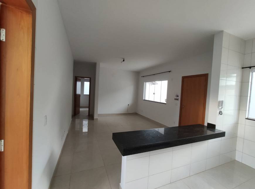 Foto 2 de Casa com 3 Quartos para alugar, 36m² em Jardim Todos os Santos, Senador Canedo