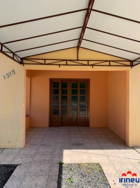 Foto 3 de Casa com 3 Quartos para alugar, 100m² em Nova Brasília, Joinville