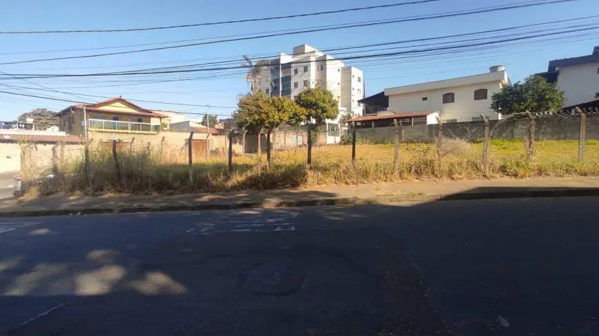 Foto 1 de Lote/Terreno à venda, 546m² em Serrano, Belo Horizonte