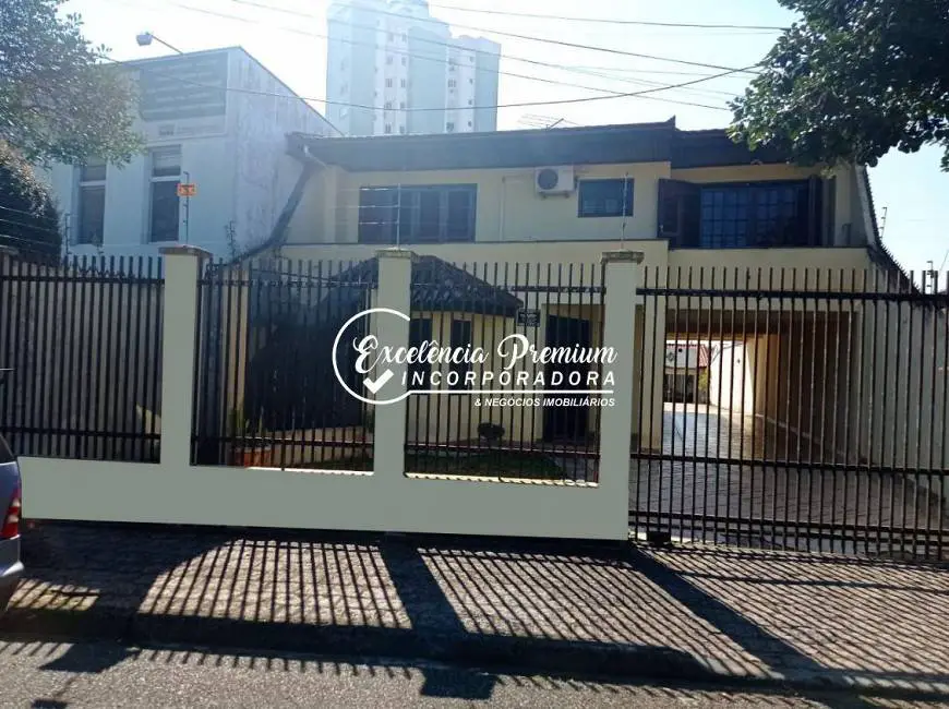 Foto 1 de Sobrado com 4 Quartos à venda, 300m² em Centro, São José dos Pinhais