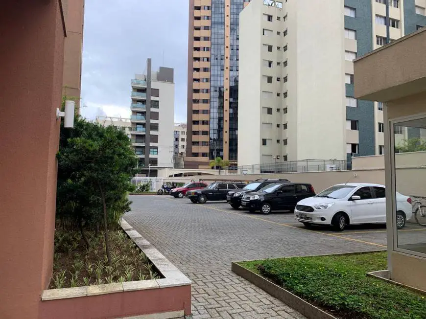 Foto 2 de Apartamento com 2 Quartos para alugar, 111m² em Água Verde, Curitiba