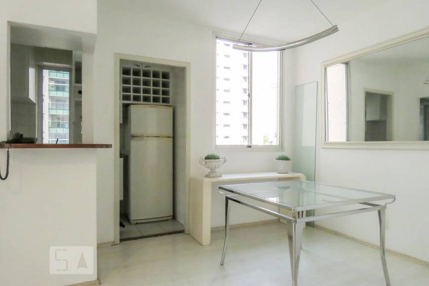 Foto 2 de Apartamento com 2 Quartos para alugar, 74m² em Moema, São Paulo