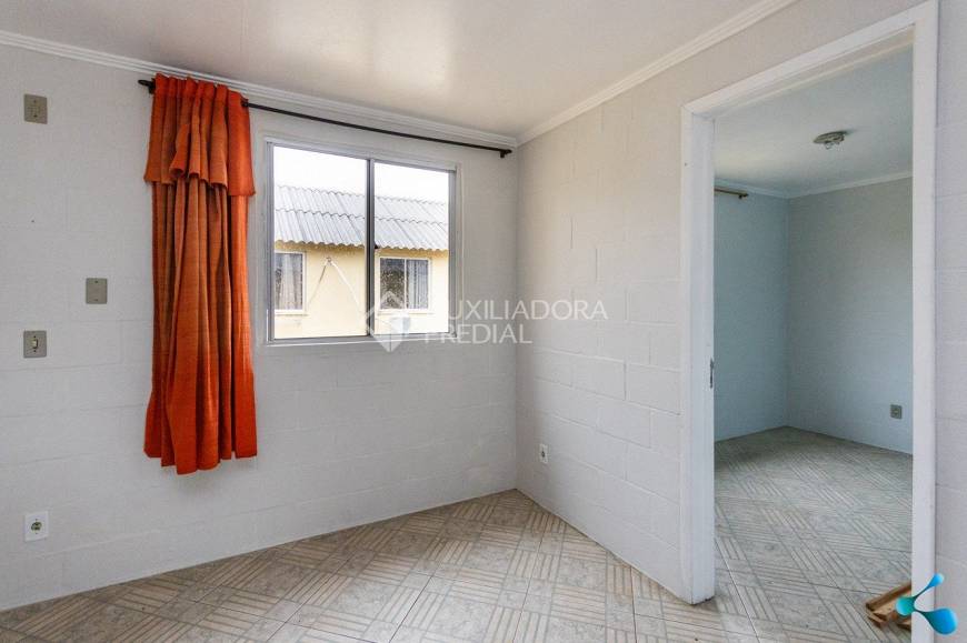 Foto 3 de Apartamento com 2 Quartos à venda, 39m² em Partenon, Porto Alegre