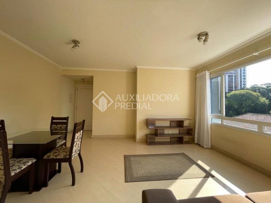 Foto 2 de Apartamento com 2 Quartos à venda, 64m² em Rio Branco, Porto Alegre