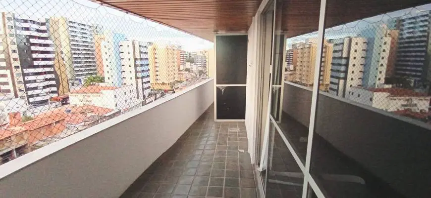 Foto 4 de Apartamento com 3 Quartos à venda, 148m² em Ponta Verde, Maceió