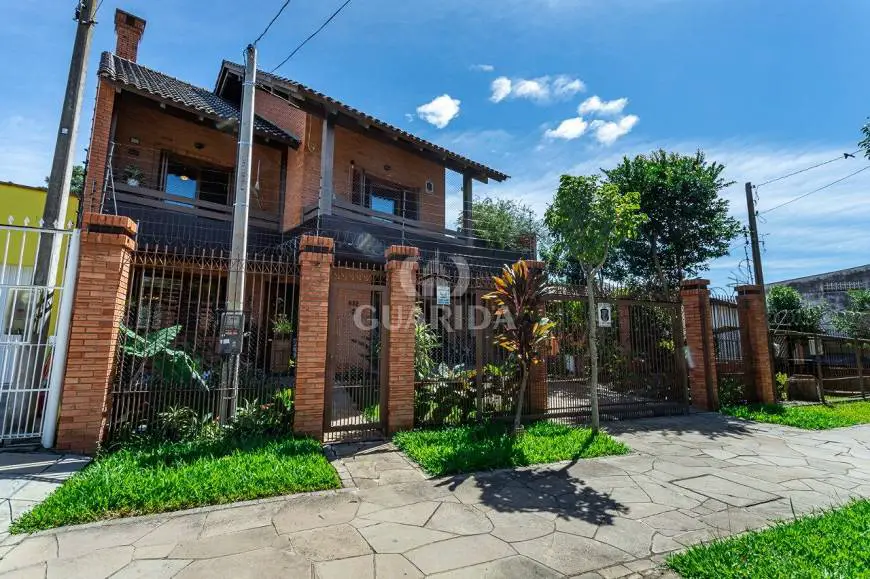 Foto 1 de Casa com 3 Quartos à venda, 212m² em Jardim Floresta, Porto Alegre