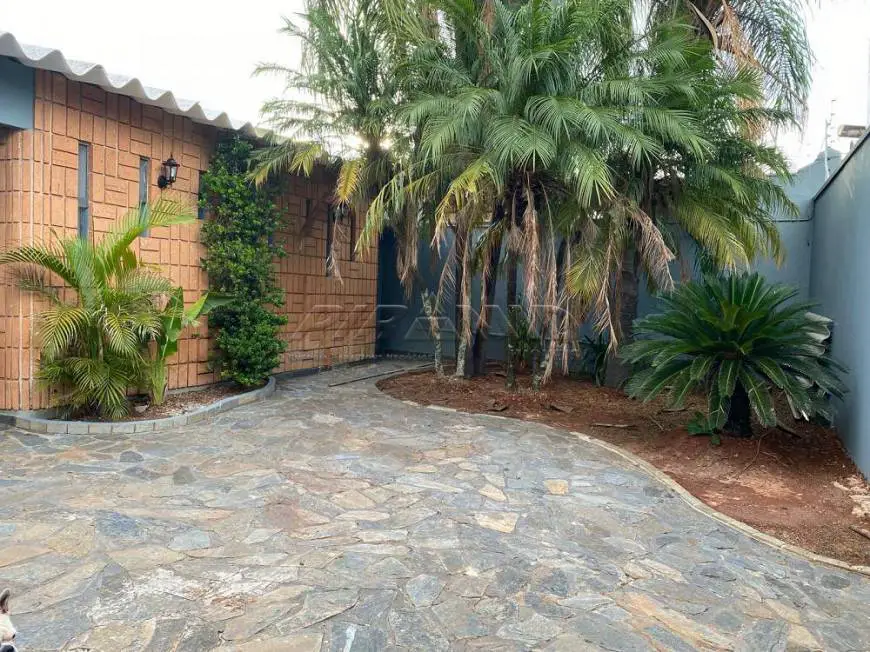 Foto 2 de Casa com 3 Quartos para alugar, 330m² em Ribeirânia, Ribeirão Preto