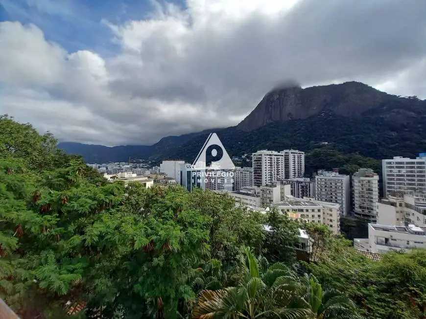 Foto 2 de Casa com 4 Quartos à venda, 563m² em Humaitá, Rio de Janeiro