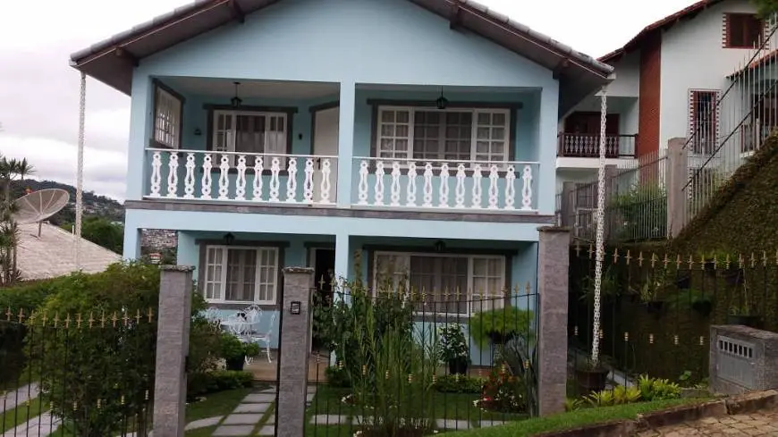 Foto 1 de Casa com 5 Quartos à venda, 350m² em Golfe, Teresópolis