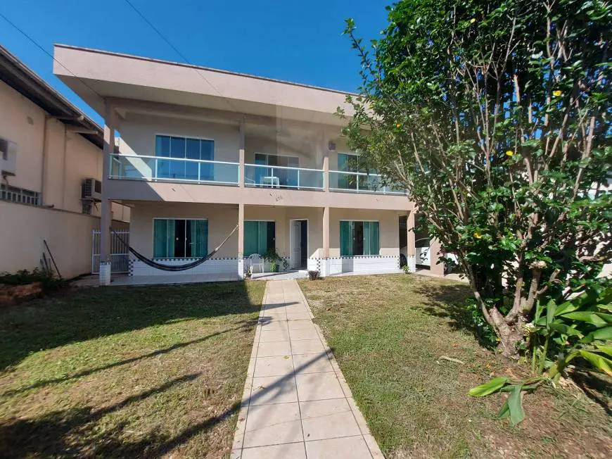 Foto 2 de Casa com 5 Quartos à venda, 235m² em Nacoes, Balneário Camboriú