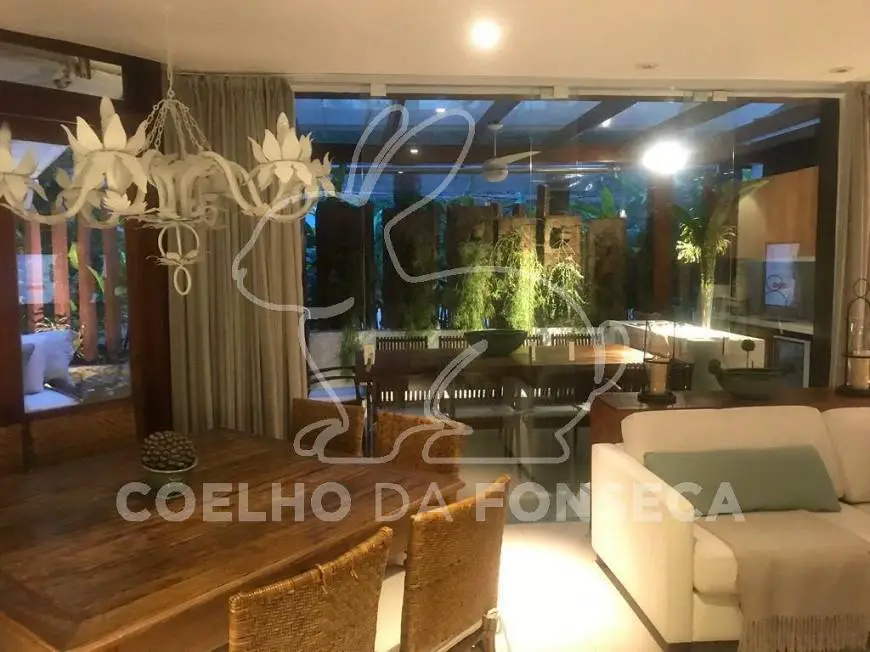 Foto 1 de Casa de Condomínio com 5 Quartos à venda, 300m² em Camburi, São Sebastião
