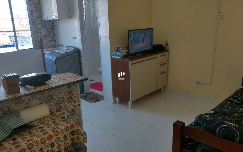 Foto 2 de Apartamento com 1 Quarto à venda, 41m² em Vila Tupi, Praia Grande