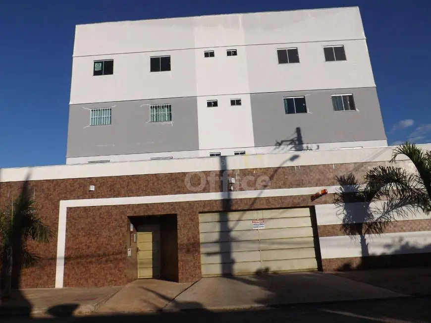 Foto 1 de Apartamento com 2 Quartos para alugar, 75m² em Vila Jaiara, Anápolis