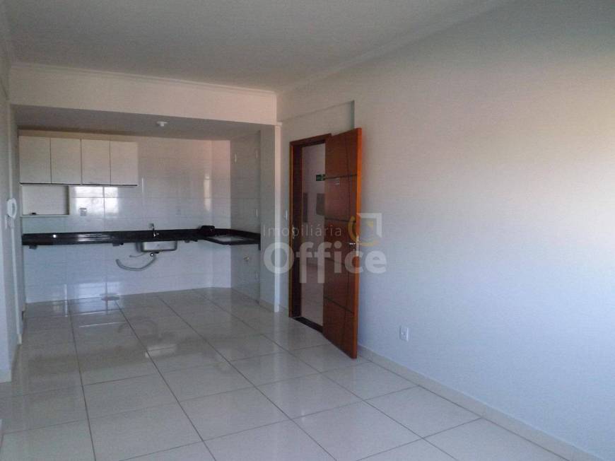 Foto 5 de Apartamento com 2 Quartos para alugar, 75m² em Vila Jaiara, Anápolis
