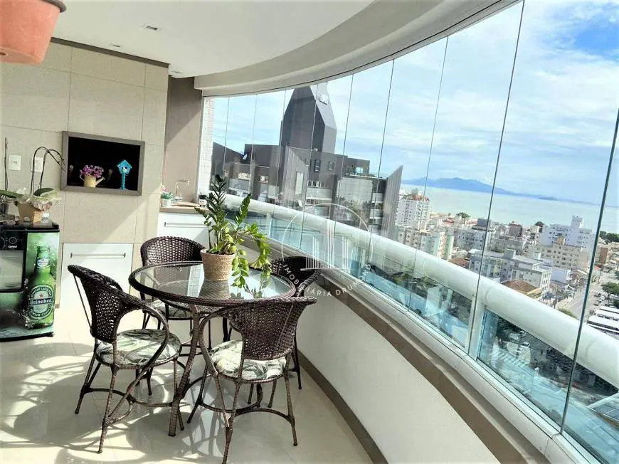 Foto 2 de Apartamento com 3 Quartos à venda, 147m² em Canto, Florianópolis