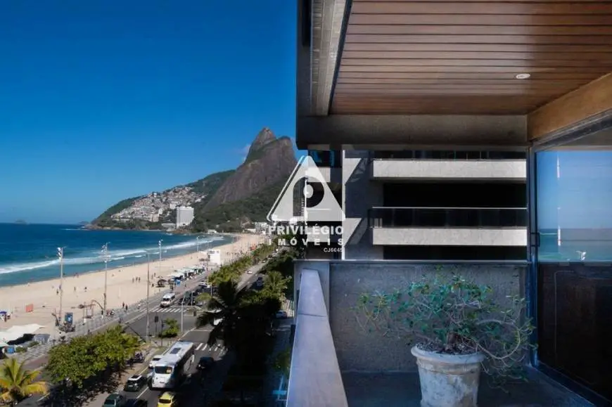 Foto 3 de Apartamento com 3 Quartos para alugar, 260m² em Leblon, Rio de Janeiro