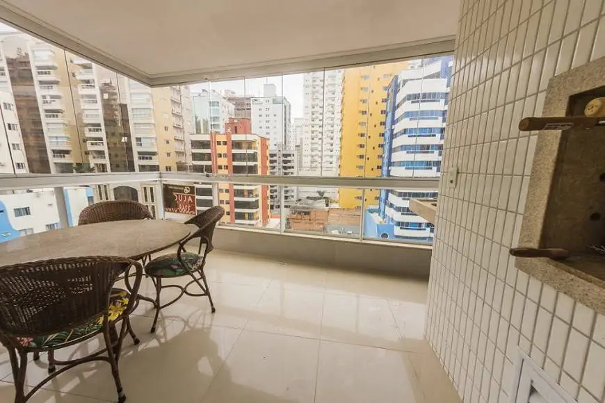 Foto 1 de Apartamento com 3 Quartos para alugar, 115m² em Meia Praia, Itapema