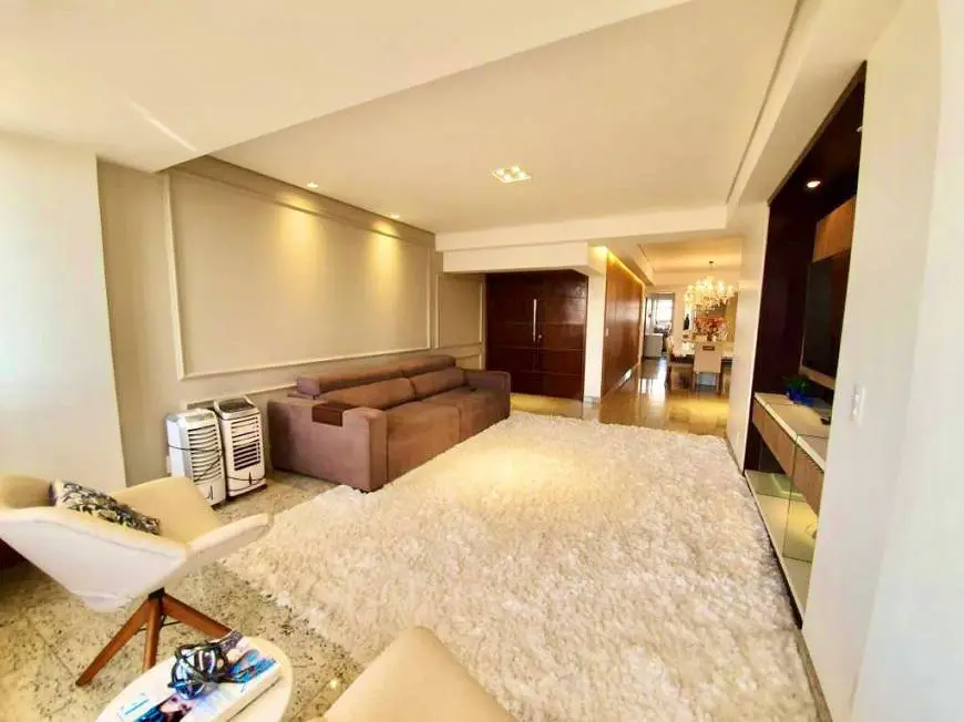 Foto 1 de Apartamento com 4 Quartos à venda, 200m² em Centro, Uberlândia