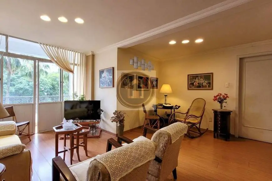 Foto 1 de Apartamento com 4 Quartos à venda, 98m² em Farroupilha, Porto Alegre