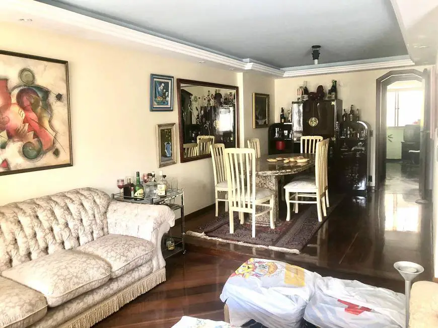 Foto 1 de Apartamento com 4 Quartos à venda, 333m² em Icaraí, Niterói