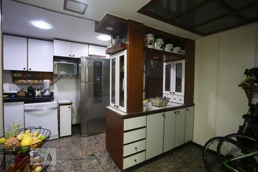 Foto 5 de Apartamento com 4 Quartos para alugar, 260m² em Ingá, Niterói