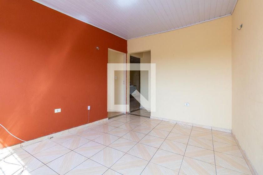 Foto 1 de Casa com 2 Quartos para alugar, 60m² em Picanço, Guarulhos