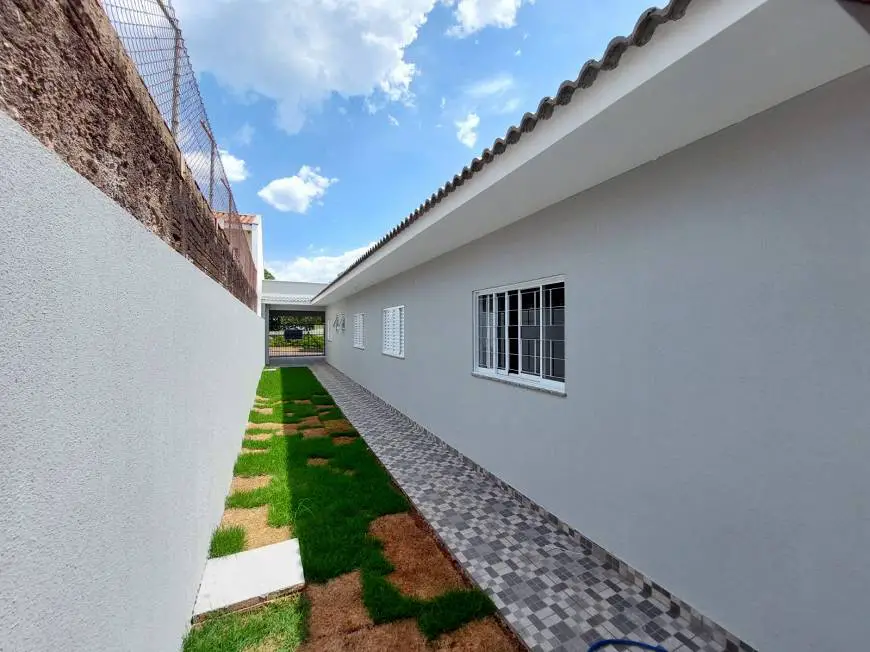 Foto 3 de Casa com 3 Quartos para alugar, 170m² em Jardim Iguaçu, Maringá