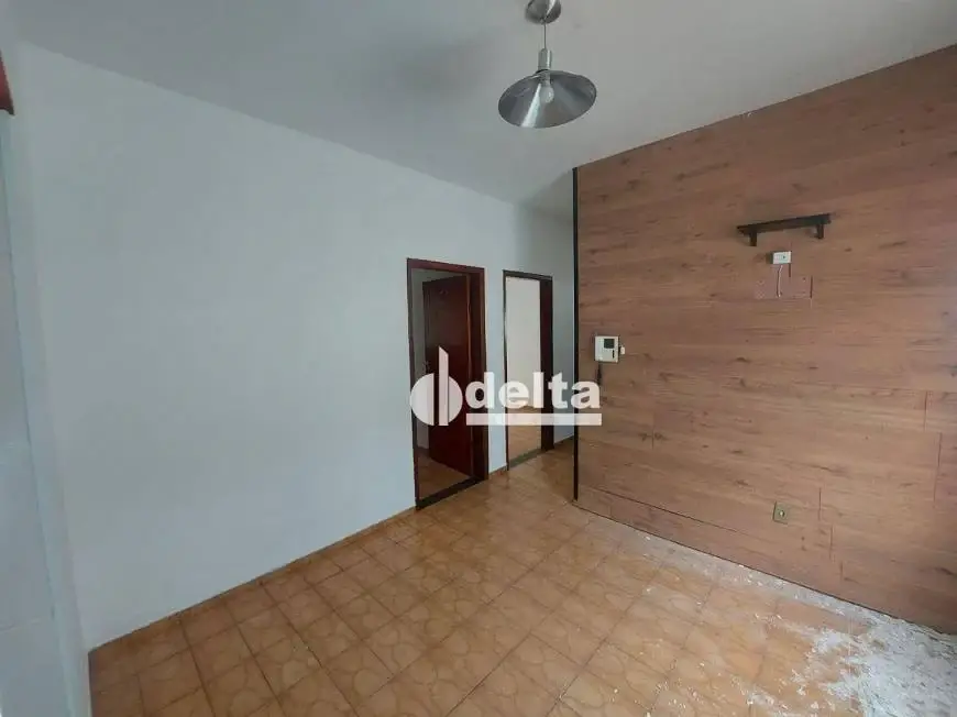 Foto 1 de Casa com 3 Quartos para alugar, 170m² em Santa Luzia, Uberlândia