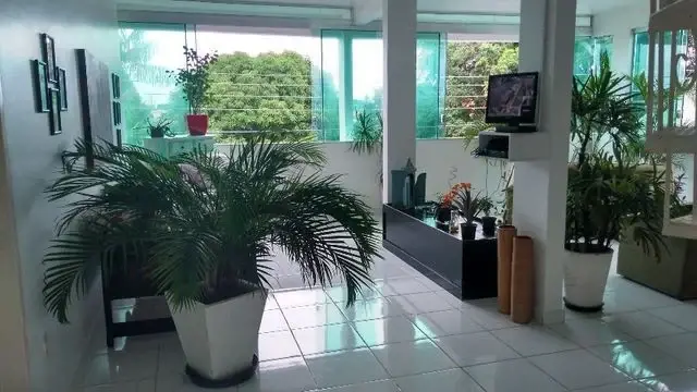 Foto 2 de Casa com 4 Quartos à venda, 300m² em Dom Pedro I, Manaus