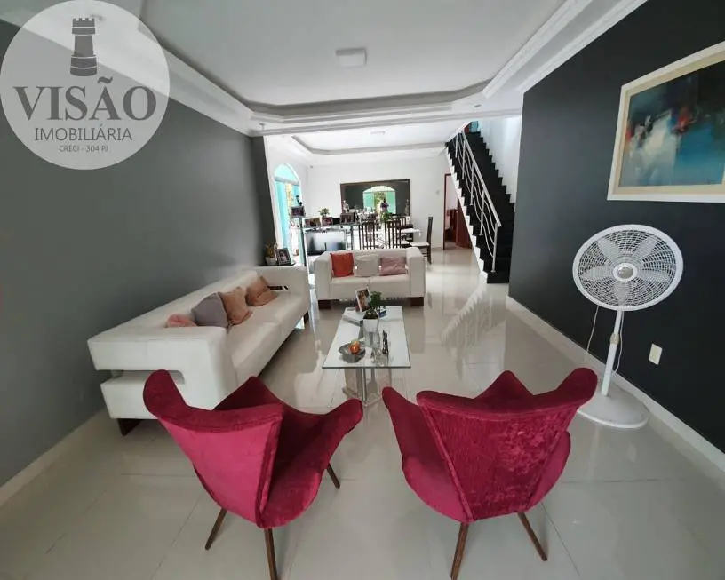 Foto 1 de Casa com 4 Quartos à venda, 450m² em Dom Pedro I, Manaus