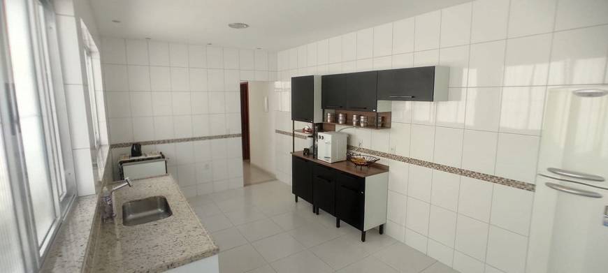 Foto 2 de Casa com 4 Quartos à venda, 246m² em Vila Kosmos, Rio de Janeiro