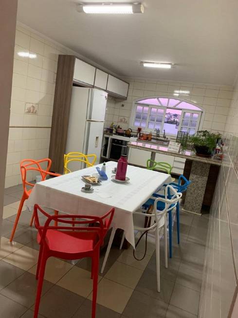 Foto 1 de Sobrado com 3 Quartos à venda, 200m² em Jardim Santa Mena, Guarulhos