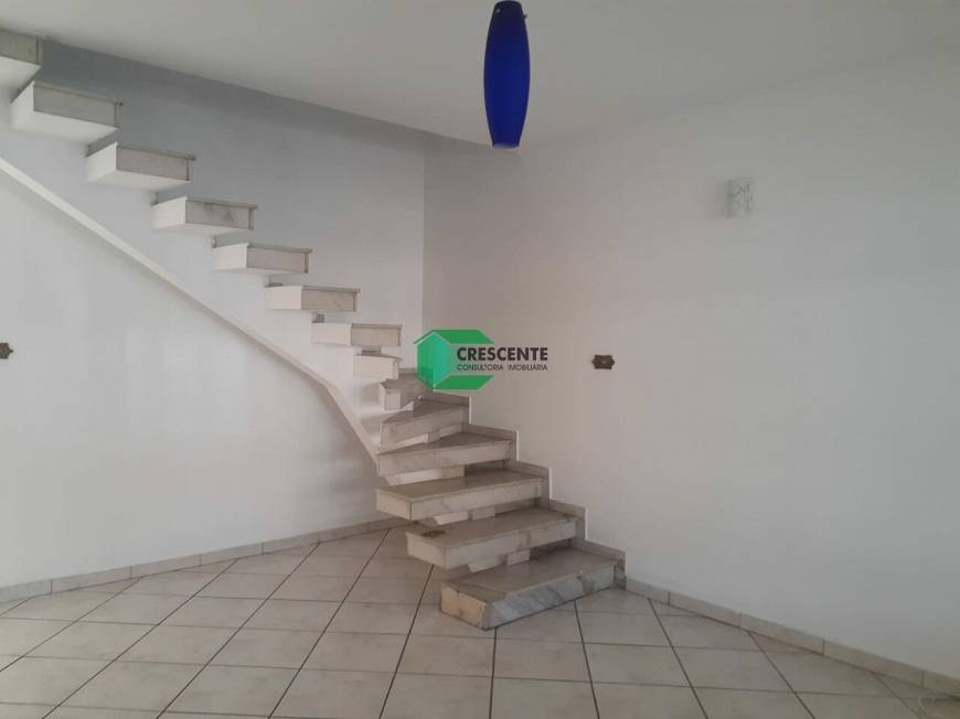 Foto 5 de Sobrado com 3 Quartos para alugar, 126m² em Vila Scarpelli, Santo André