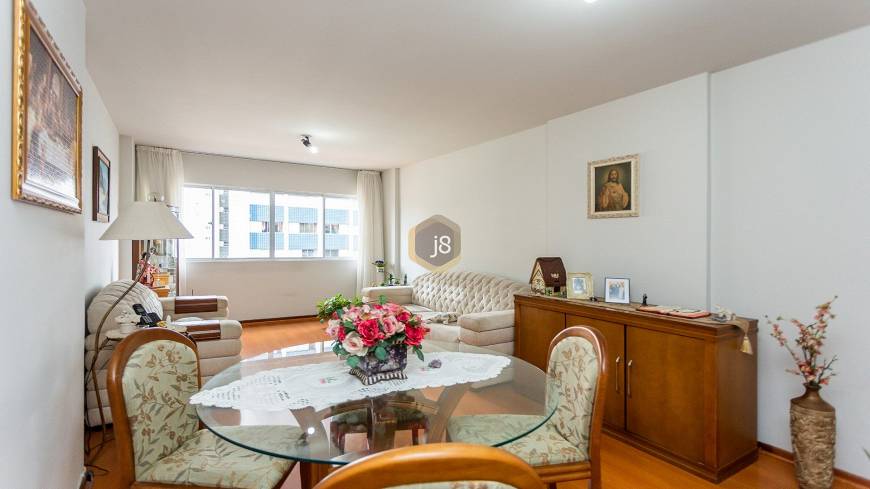 Foto 3 de Apartamento com 2 Quartos à venda, 80m² em Água Verde, Curitiba