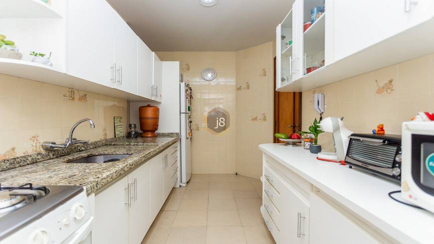 Foto 5 de Apartamento com 2 Quartos à venda, 80m² em Água Verde, Curitiba