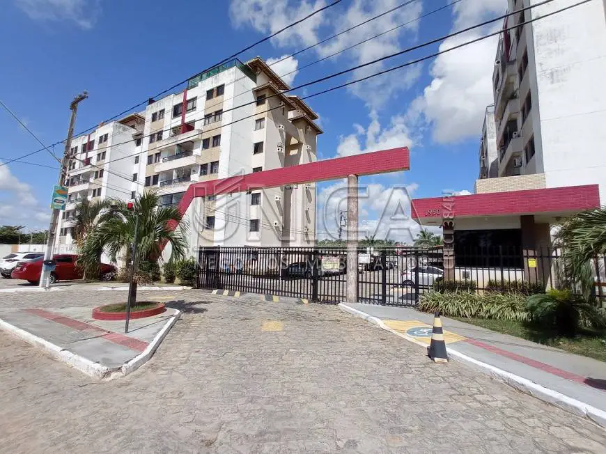 Foto 1 de Apartamento com 2 Quartos para alugar, 70m² em Atalaia, Aracaju