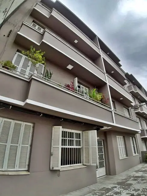 Foto 2 de Apartamento com 2 Quartos para alugar, 79m² em Navegantes, Porto Alegre