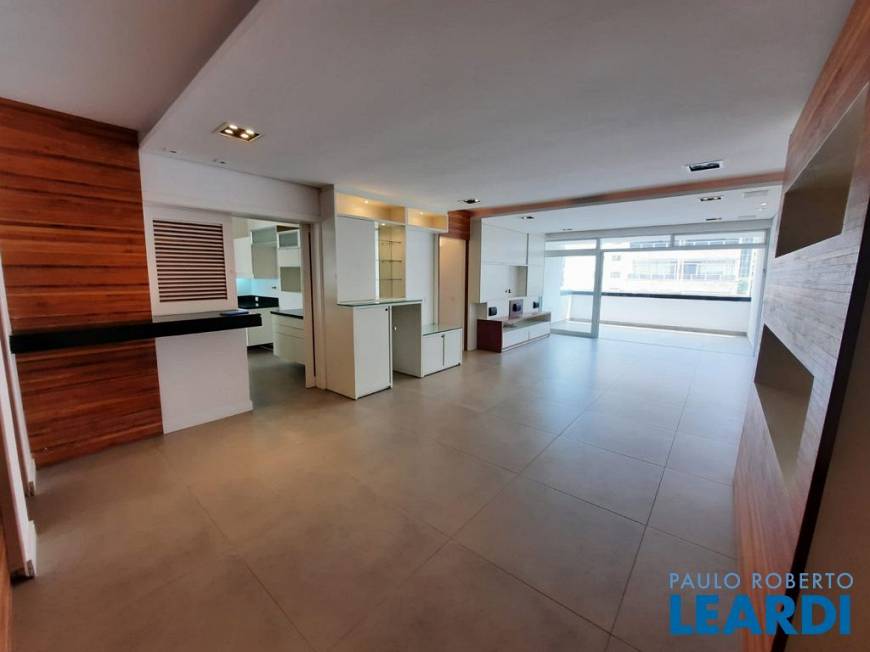 Foto 1 de Apartamento com 3 Quartos para alugar, 165m² em Jardim América, São Paulo