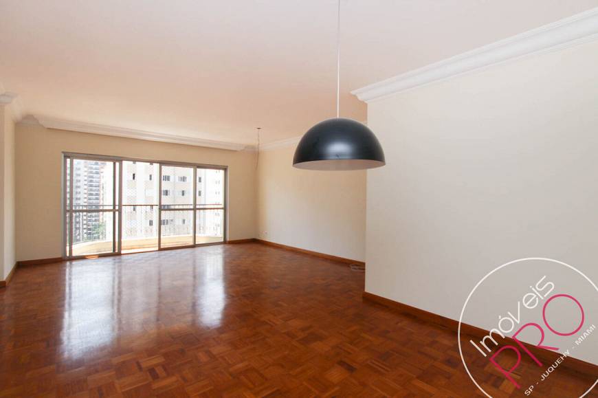 Foto 1 de Apartamento com 4 Quartos para venda ou aluguel, 158m² em Moema, São Paulo