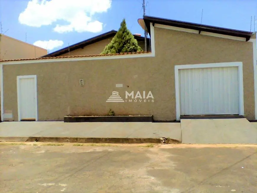 Foto 1 de Casa com 2 Quartos para alugar, 360m² em Parque das Gameleiras, Uberaba