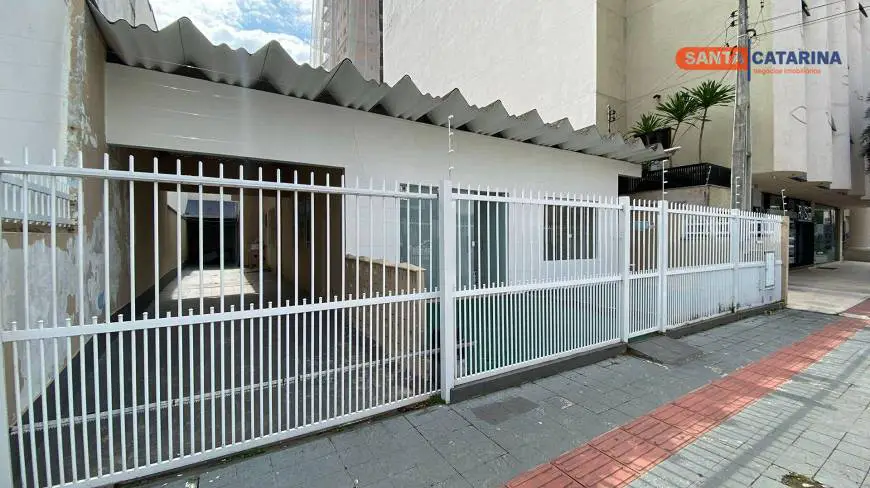 Foto 1 de Casa com 3 Quartos para alugar, 250m² em Centro, Balneário Camboriú