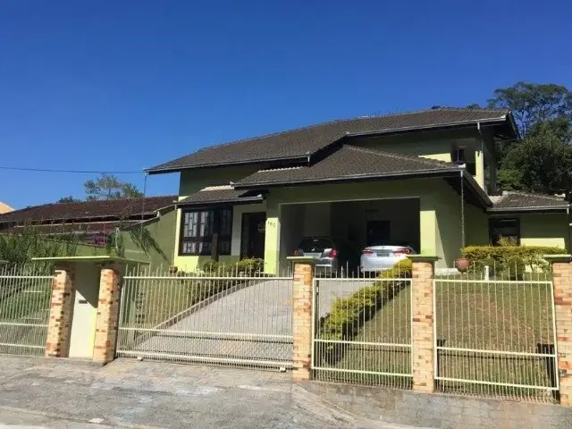 Foto 1 de Casa com 3 Quartos à venda, 232m² em Costa E Silva, Joinville