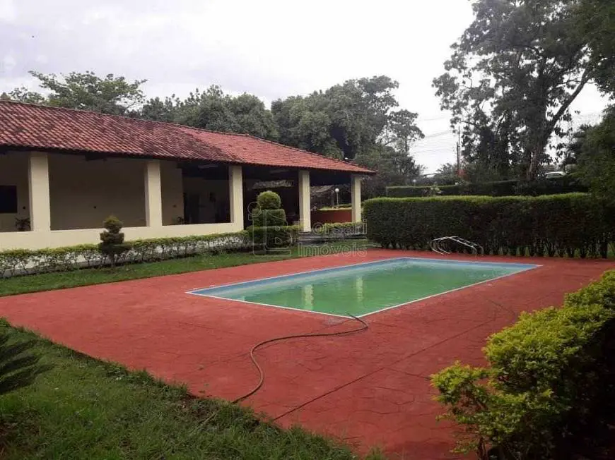 Foto 1 de Casa com 3 Quartos para alugar, 10000m² em Jardim Universal, Araraquara