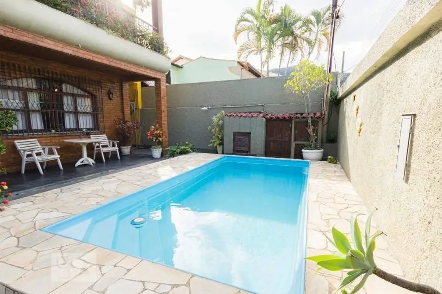 Foto 1 de Casa com 3 Quartos para venda ou aluguel, 130m² em Marambaia, Belém