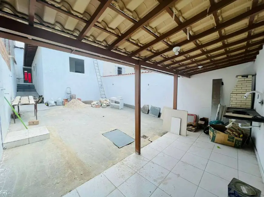 Foto 1 de Casa com 3 Quartos à venda, 110m² em Rio Branco, Belo Horizonte