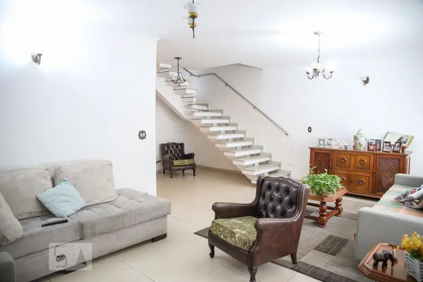 Foto 3 de Casa com 3 Quartos para alugar, 240m² em Rudge Ramos, São Bernardo do Campo