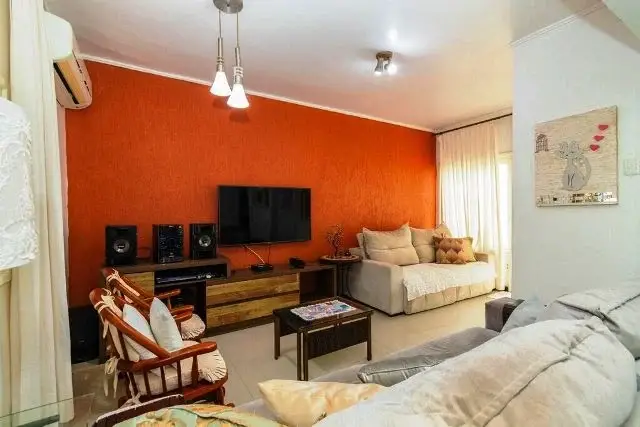 Foto 1 de Casa com 3 Quartos à venda, 217m² em São Geraldo, Porto Alegre