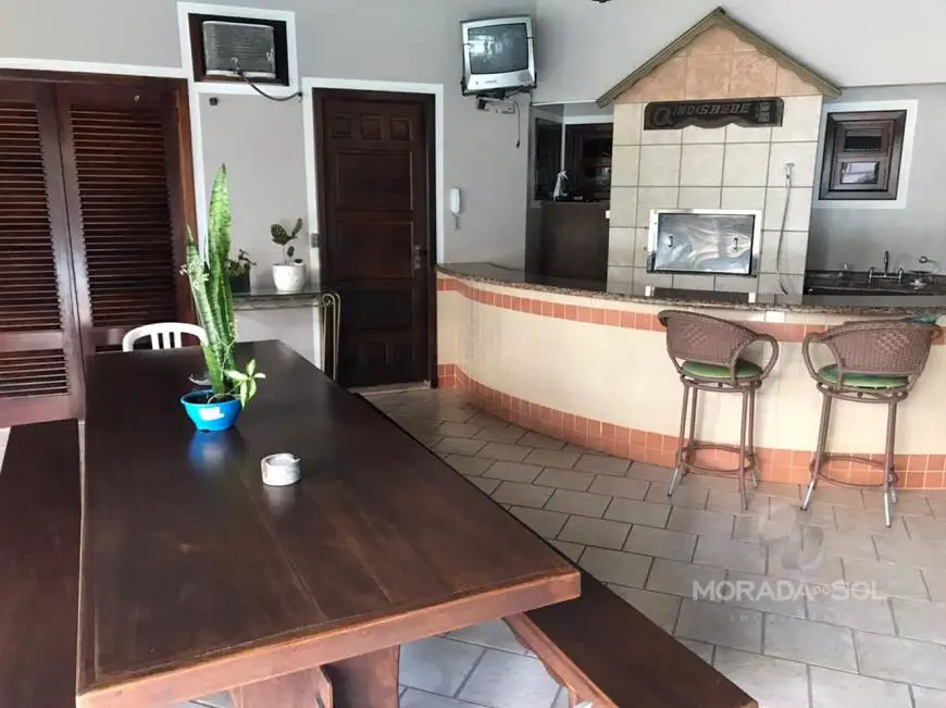 Foto 2 de Casa com 4 Quartos para venda ou aluguel, 700m² em Vila Lalau, Jaraguá do Sul